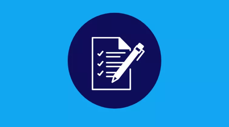 Icon: Checklist with pen, in a dark blue circle on a bright blue background