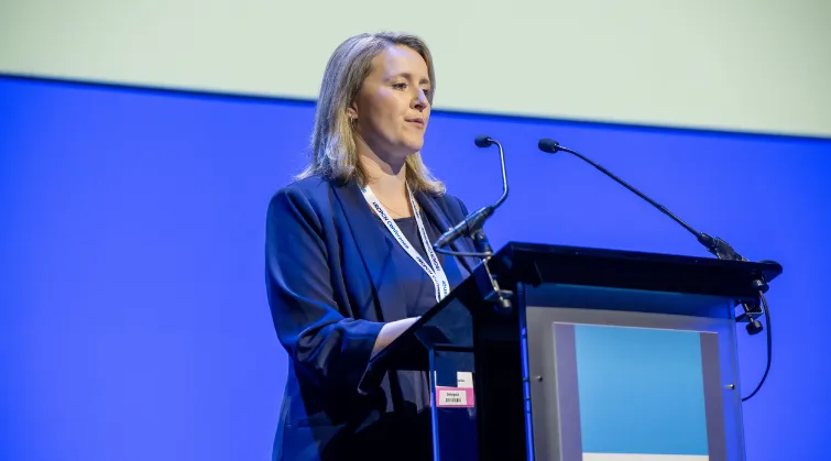 Dr Niamh Scally presents her abstract on RCPCH Conference 2026 stage