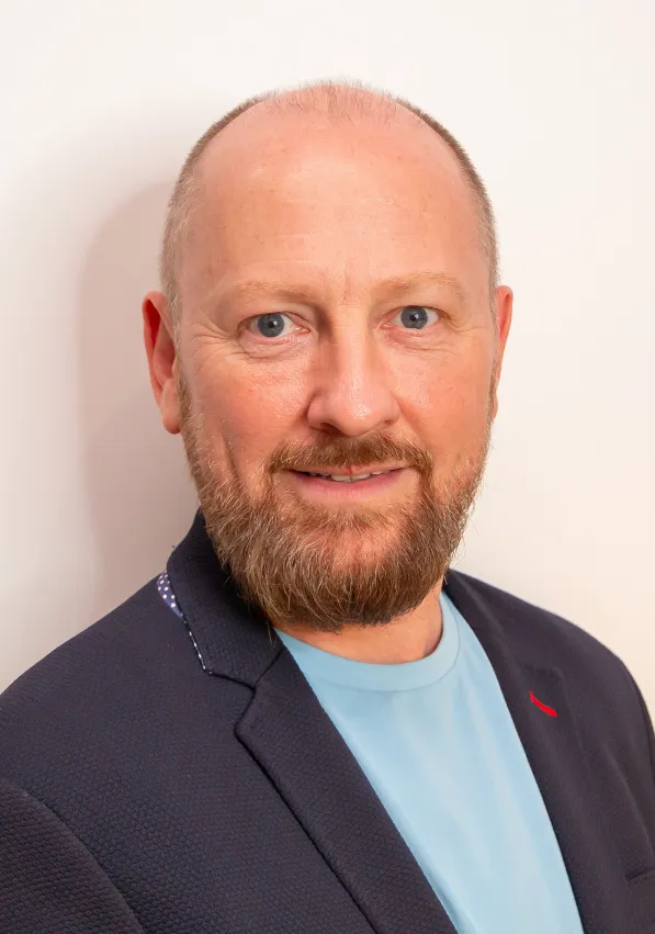 Profile Photo of Carl Straw