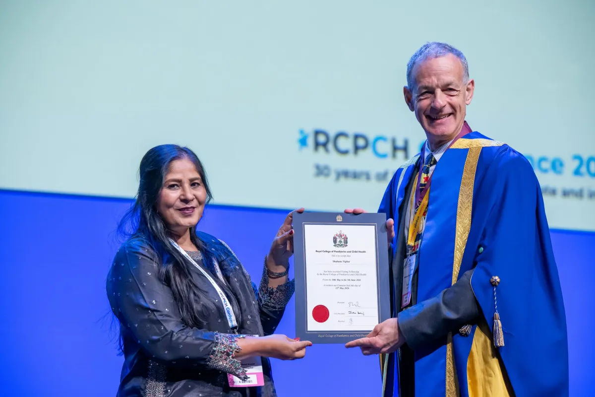 2026 Visiting Fellow Shabana Nighat receives certificate