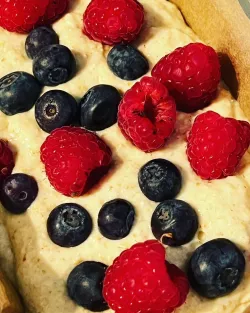Close up of the fruity baked oat cake