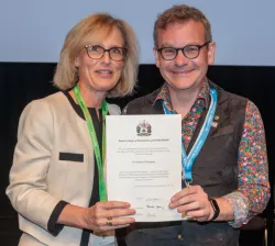 Dr Mike Farquhar receiving the RCPCH Members’ Award